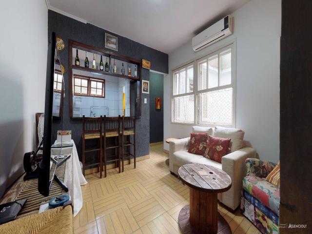 #100 - Apartamento para Venda em Porto Alegre - RS